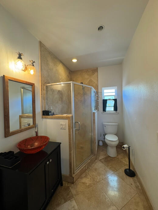 Studio Bathroom (Before)